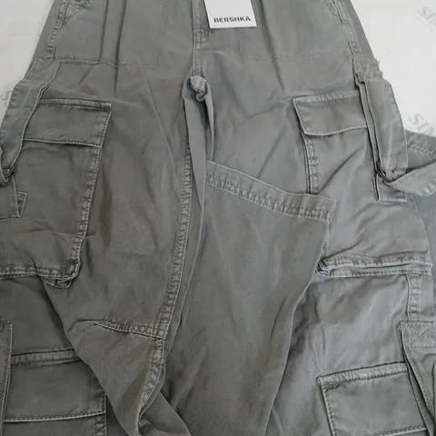 BERSHKA GREY CARGO PANTS - EUR 32