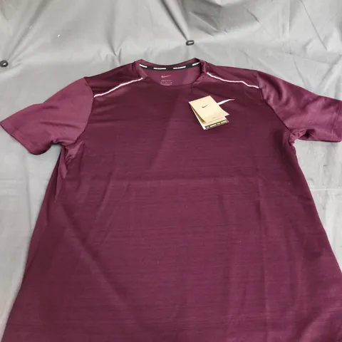 NIKE TRAINING TOP SIZE M 