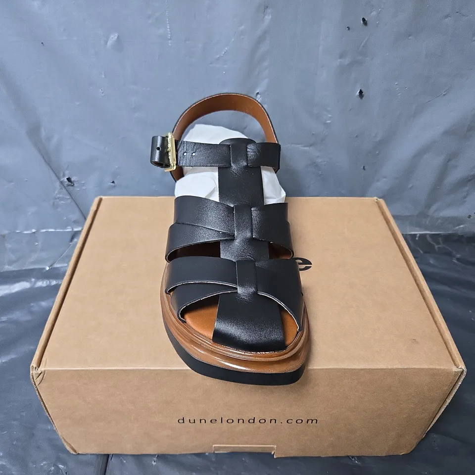 BOXED PAIR OF DUNE LONDON FISHERMAN CHUNKY SANDALS IN BLACK LEATHER - SIZE 6