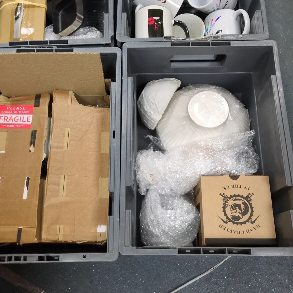 LOT OF APPROXIMATELY 25 ASSORTED HOME CERAMIC AND PORCELAIN ITEMS TO INCLUDE GLAZED PLATES, CUPS AND DISHES