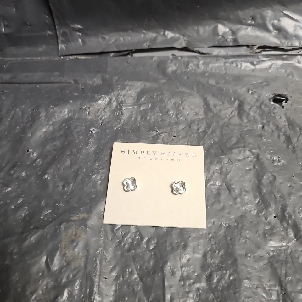 SIMPLY SILVER STERLING FLORAL STUD EARRINGS - 925 STAMP