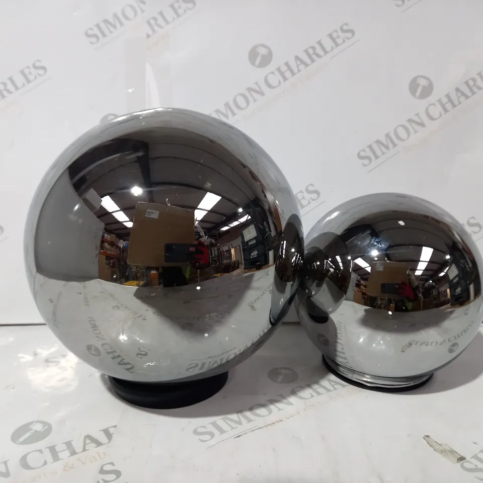 BOXED KELLY HOPPEN SET OF 2 INDOOR OUTDOOR PRELIT GLASS DECOR, REFLECTIVE ORBS