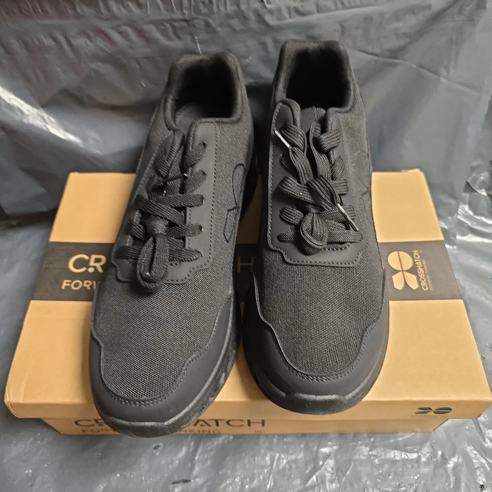 CROSSHATCH MEN'S TRAINERS – BLACK, UK 9 (EU 43)