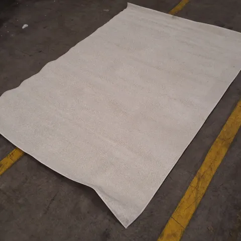 CREAM RECTANGULAR RUG – LIGHT-COLOURED FLOOR COVERING APPROXIMATELY 160×230CM