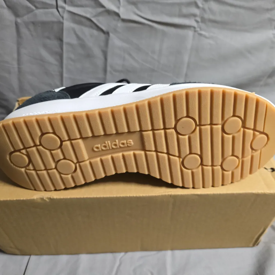 BOXED PAIR OF ADIDAS TRAINERS - UK SIZE 8