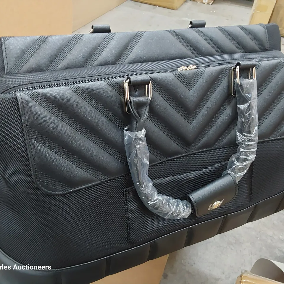 BOXED DESIGNER TED BAKER ALBANY SMALL CLIPPER BAG BLACK