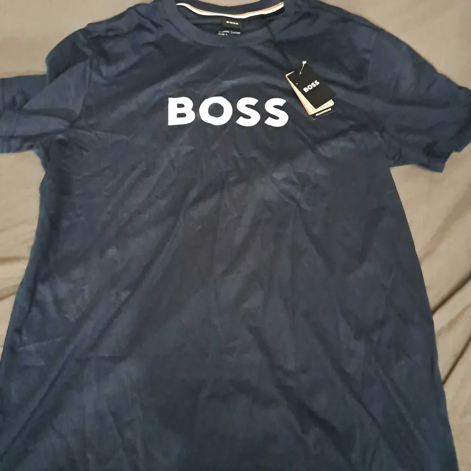 HUGO BOSS LOGO TEE IN BLUE - MEDIUM