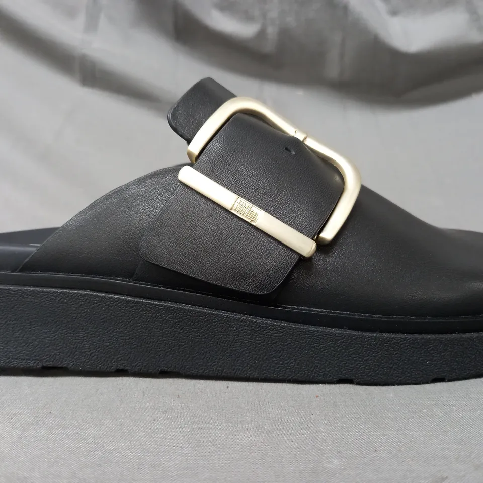PAIR OF FITFLOP CLOSED TOE BACKLESS SHOES IN BLACK UK SIZE 6
