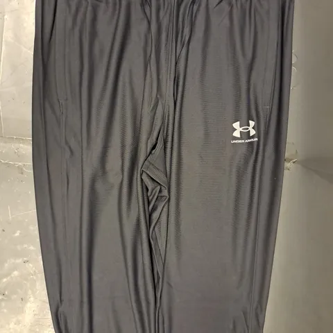 UNDER ARMOUR TRACKSUIT BOTTOMS IN GREY SIZE LARGE