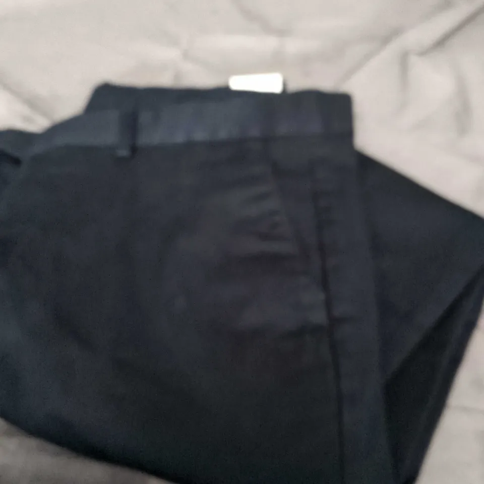 SUITSUPPLY SLIM LEG STRAIGHT CHINOS – NAVY – UK 34 (W 34 / L 34)