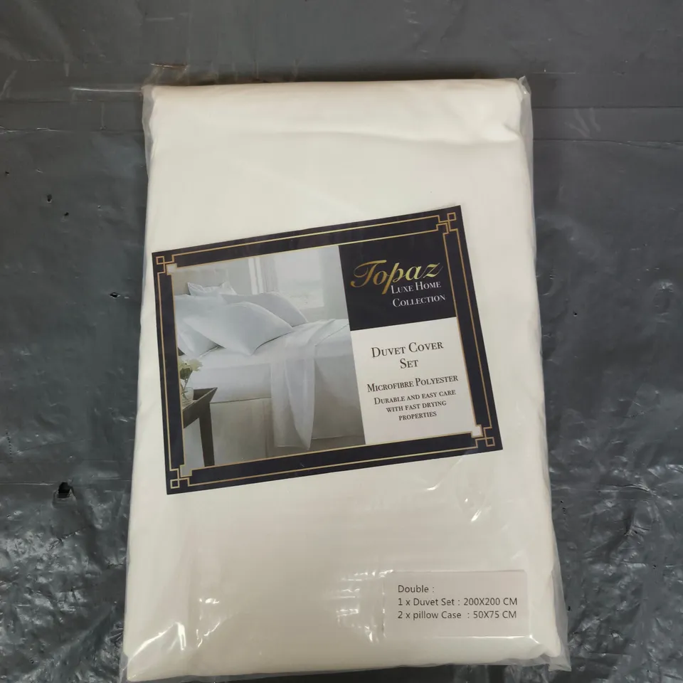 APPROXIMATELY 10 TOPAZ LUXE HOME COLLECTION DUVET COVER SETS - DOUBLE