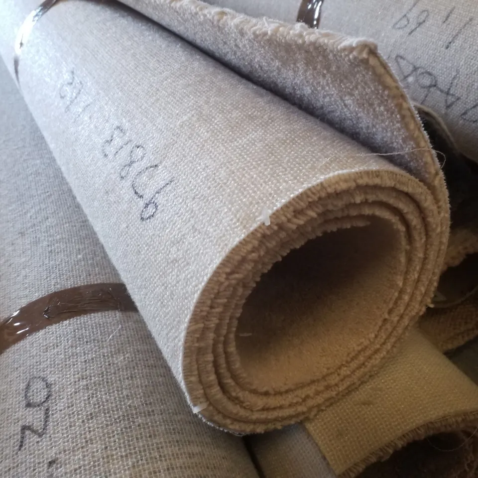 ROLL OF QUALITY CRAFTSMAN SEASHELL SOLAR CARPET - 5×1.82M