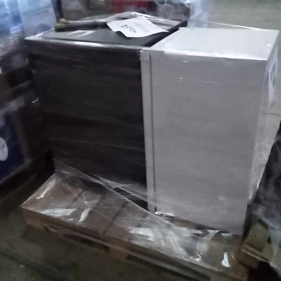 ICEKING RK113WE 48CM UNDER COUNTER FREESTANDING FREEZER AND HISENSE HS60240BUK FREESTANDING STANDARD DISHWASHER