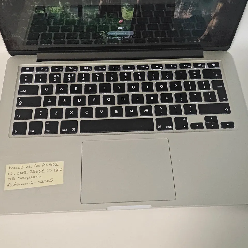 UNBOXED APPLE MACBOOK PRO I-7 8GB/256GB IN SILVER - A1502