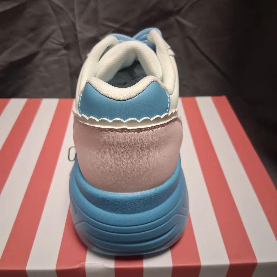 BRAND NEW BOXED KETNIPZ X KOI BEAN SAYS HI CHUNKY TRAINERS BLUE SIZE 5