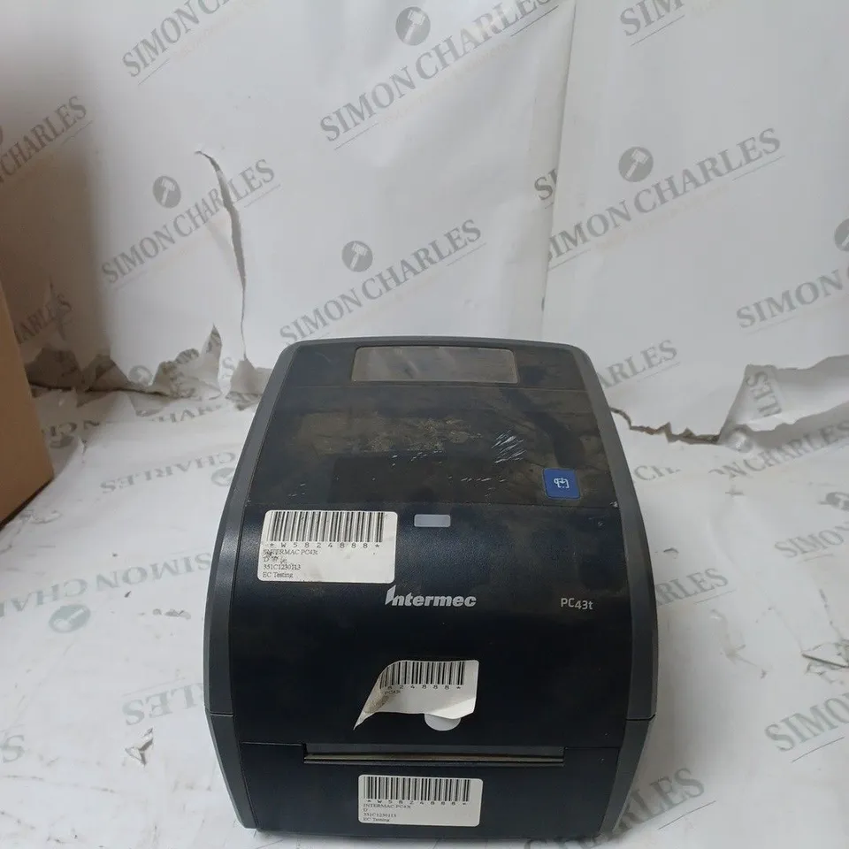 BOX OF ASSORTED ITEMS TO INCLUDE PHONE CASES, HP DOCK, LABEL PRINTER ETC 