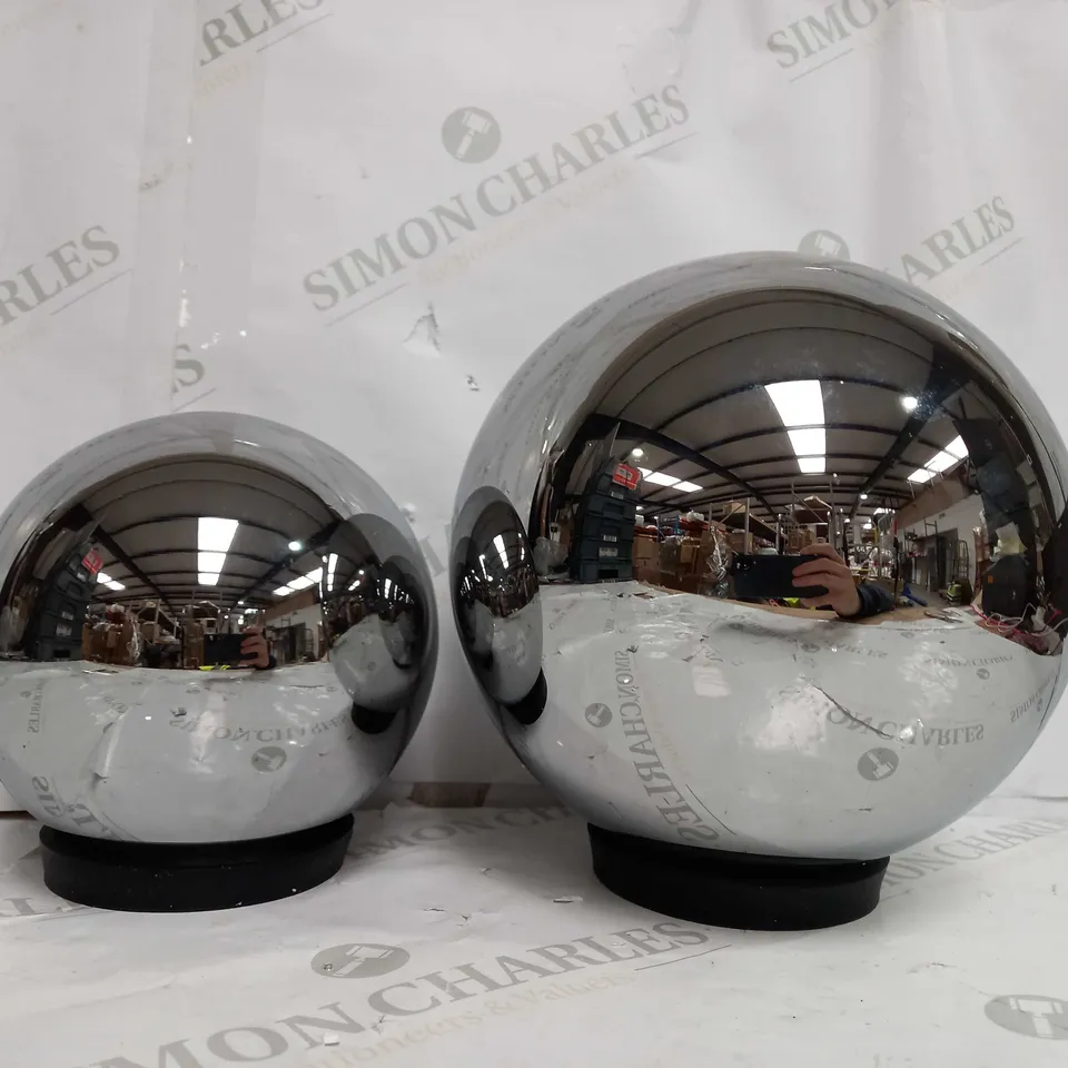 BOXED KELLY HOPPEN SET OF 2 INDOOR OUTDOOR PRELIT GLASS DECOR - REFLECTIVE ORBS