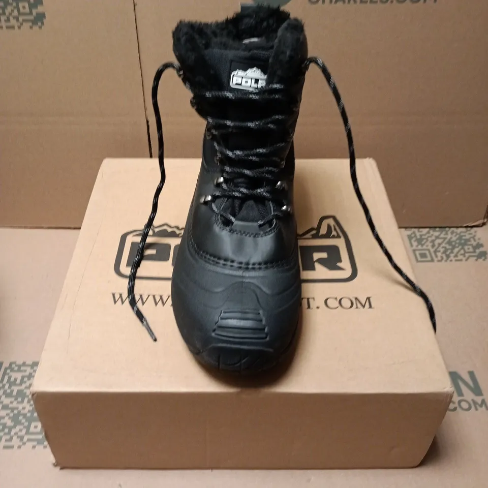 BOXED PAIR OF POLAR MENS WATERPROOF BOOTS IN BLACK - UK 10