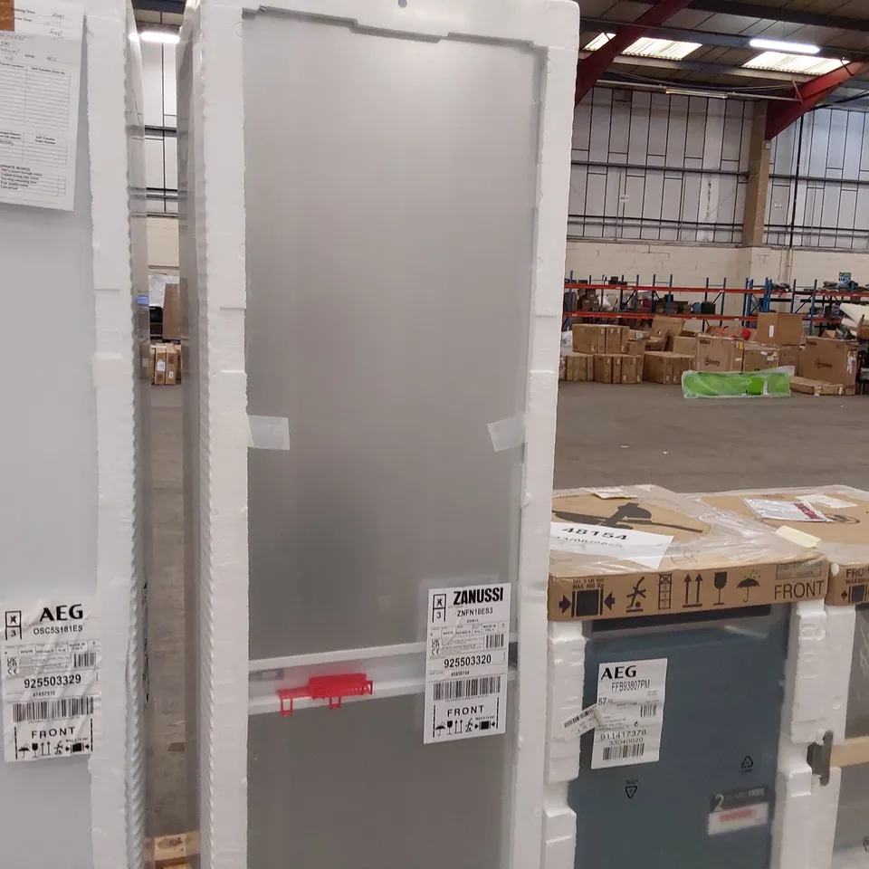 ZANUSSI SERIES 40 INTEGRATED FRIDGE FREEZER WHITE Model ZNFN18ES3 RRP £559