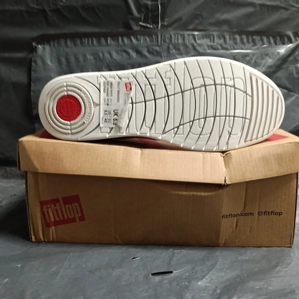 BOXED PAIR OF FITFLOP RALLY SNEAKERS IN WHITE SIZE UK 6.5