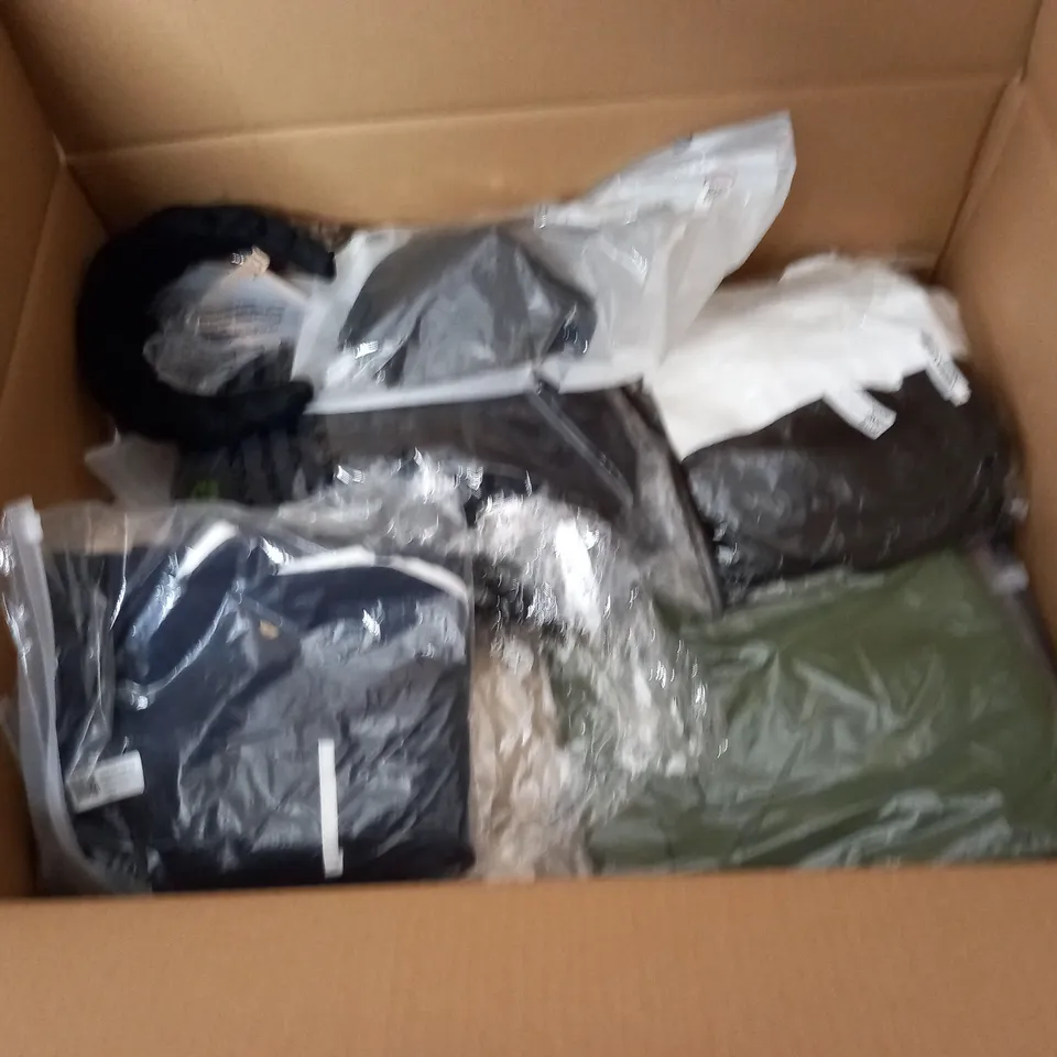 LARGE QUANTITY OF ASSORTED BAGGED CLOTHING ITEMS 