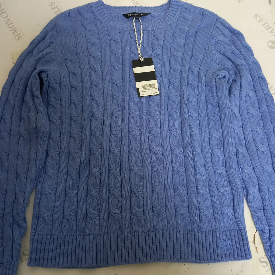 CREW CLOTHING COMPANY CHUNKY HERITAGE CREW CABLE JUMPER IN CORNFLOWER BLUE - 12