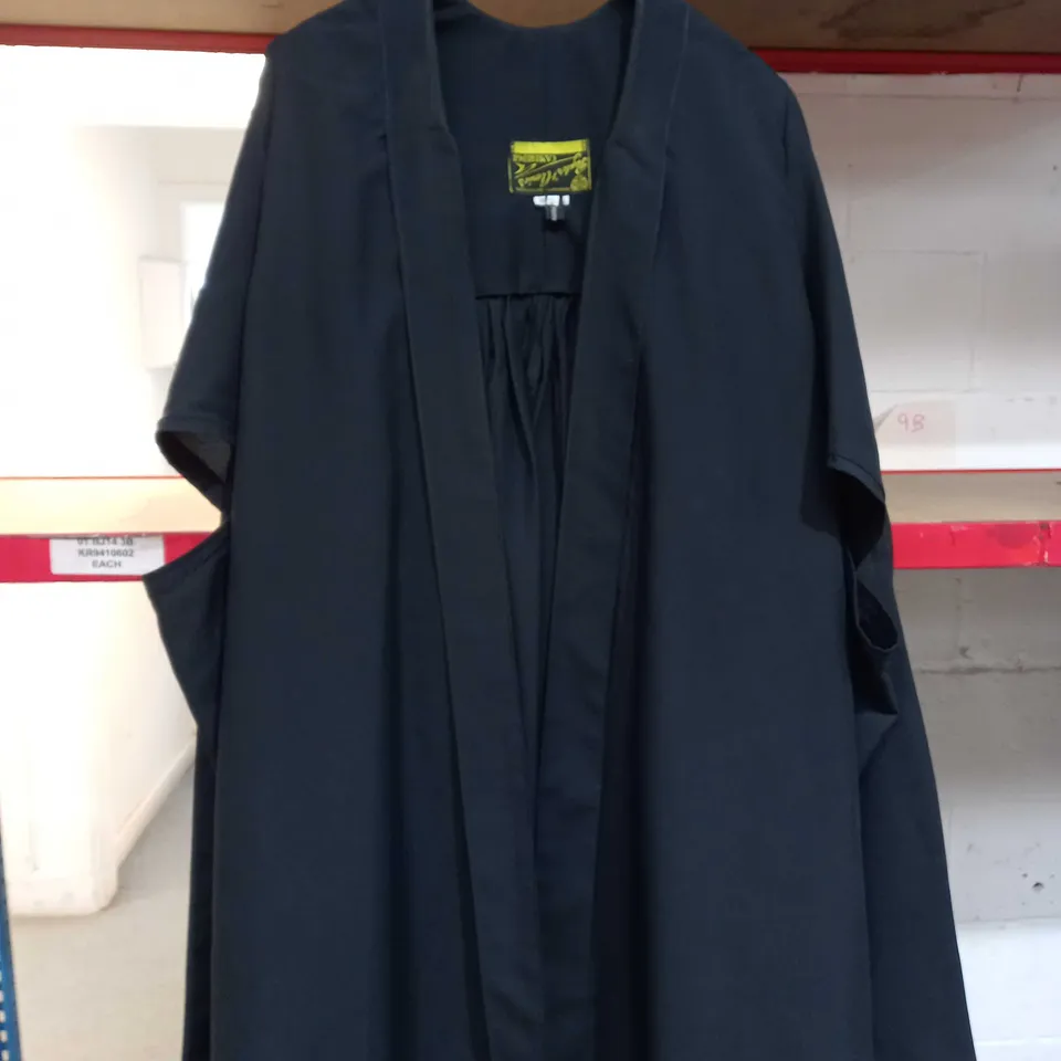 RYDER & AMIES CAMBRIDGE UNIVERSITY STUDENT GOWN