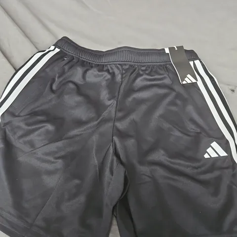 ADIDAS MEN'S TRAINING SHORTS – BLACK WITH WHITE 3-STRIPES - M