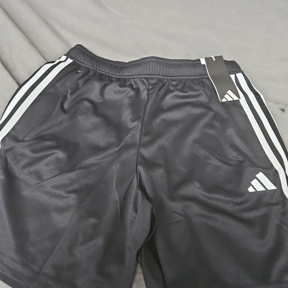 ADIDAS MEN'S TRAINING SHORTS – BLACK WITH WHITE 3-STRIPES - M