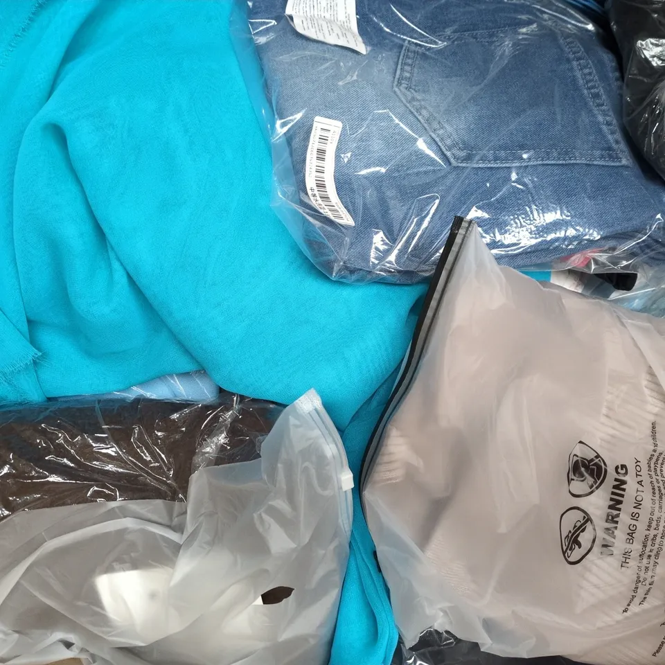 APPROXIMATELY 20 ASSORTED CLOTHING AND FASHION PRODUCTS IN VARIOUS STYLES AND SIZES - COLLECTION ONLY