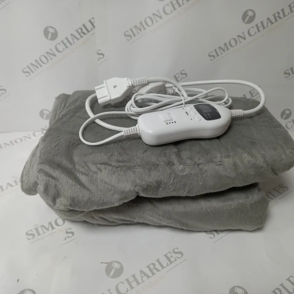 BOXED SUPER POLAR FLEECE HEATED WRAP IN GREY
