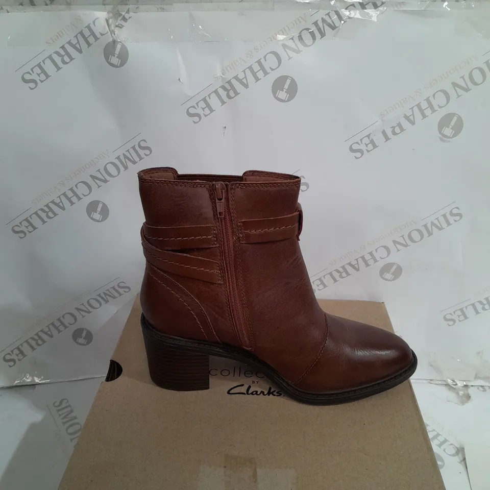 BOXED BROWN CLARKS BOOTS SIZE 5