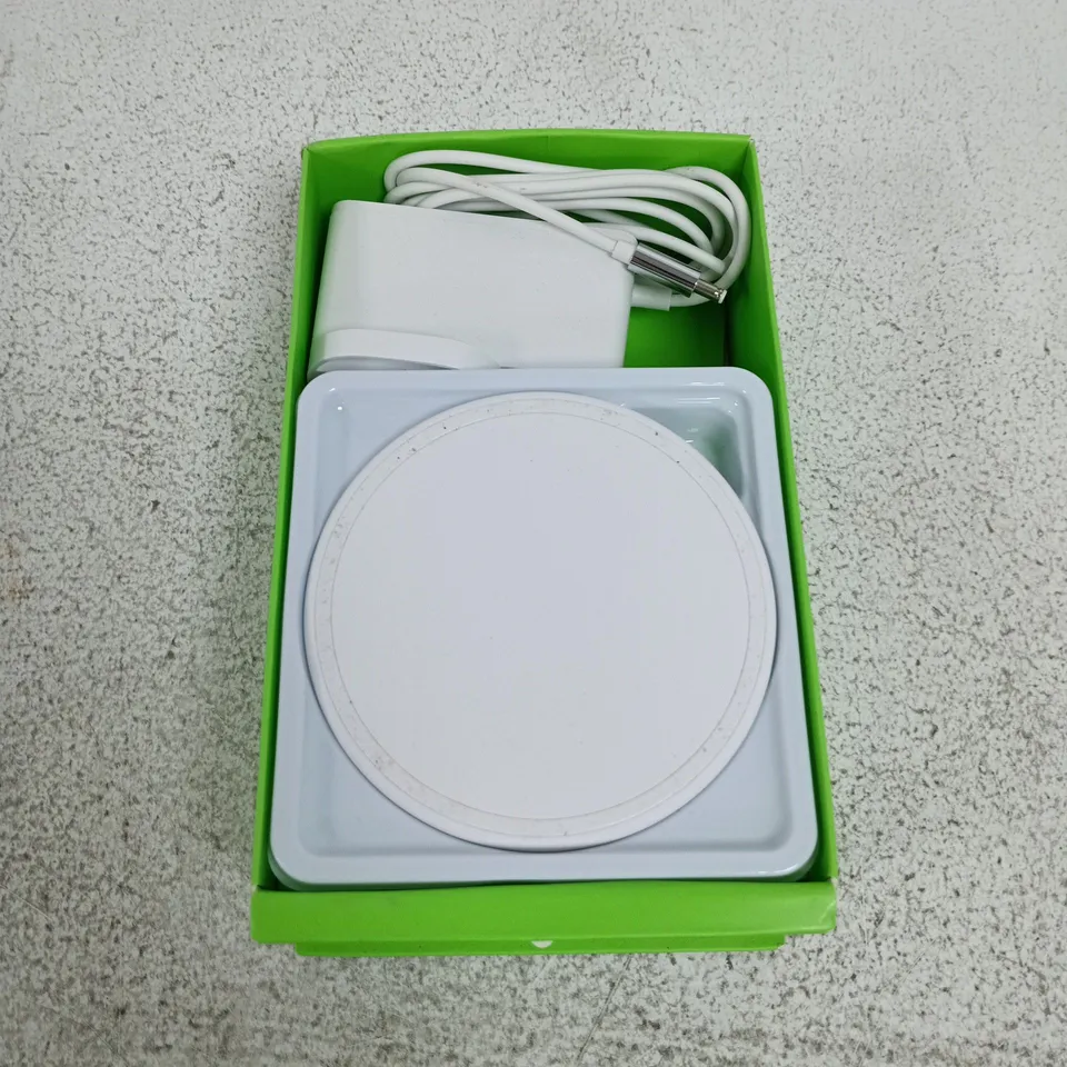 BOXED BELKIN BOOSTCHARGE WIRELESS CHARGING SPECIAL EDITION
