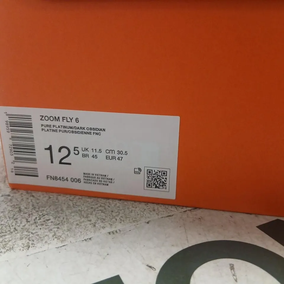 NIKE ZOOM FLY 6 RUNNING SHOES – PURE PLATINUM/DARK OBSIDIAN, UK 11.5