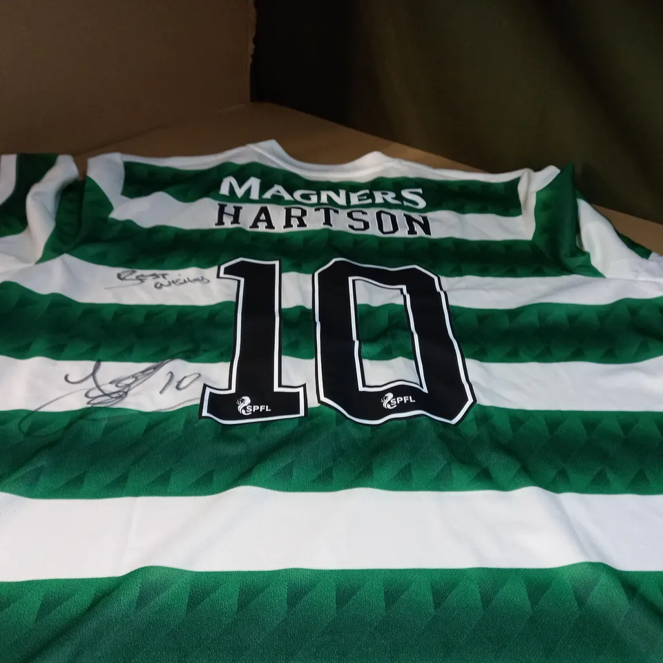 THE CELTIC FOOTBALL CLUB SIGNED FOOTBALL JERSEY - 2XL