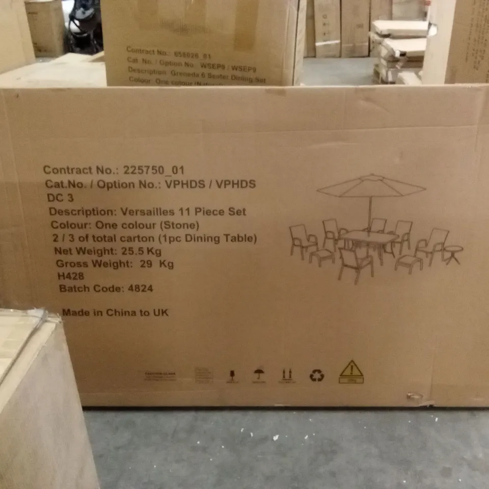 BOXED VERSAILLES OUTDOOR DINING TABLE // TABLE ONLY (1 BOX)