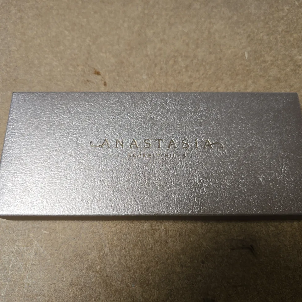 ANASTASIA BEVERLY HILLS ROSE METALS EYESHADOW PALETTE