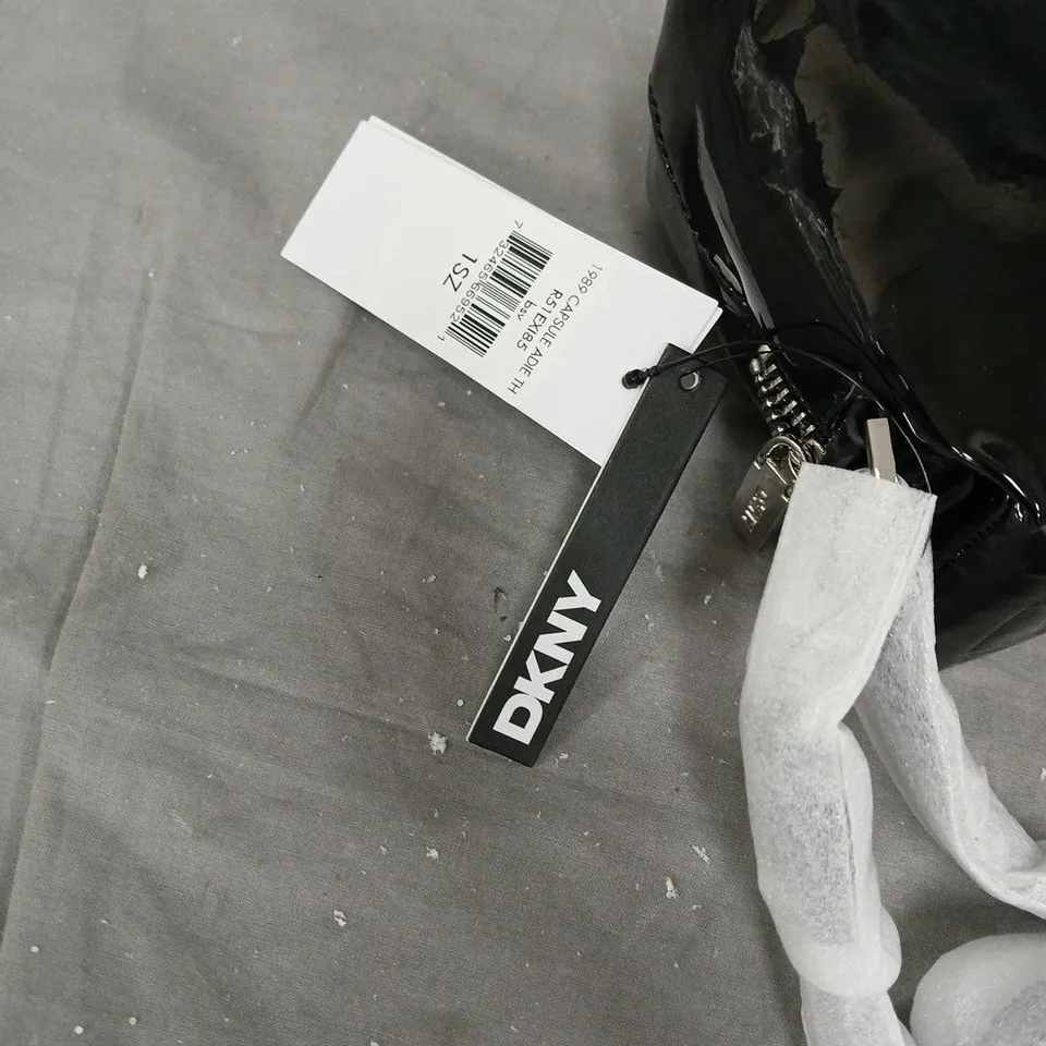 DKNY BLACK PATENT LEATHER HANDBAG WITH TAGS
