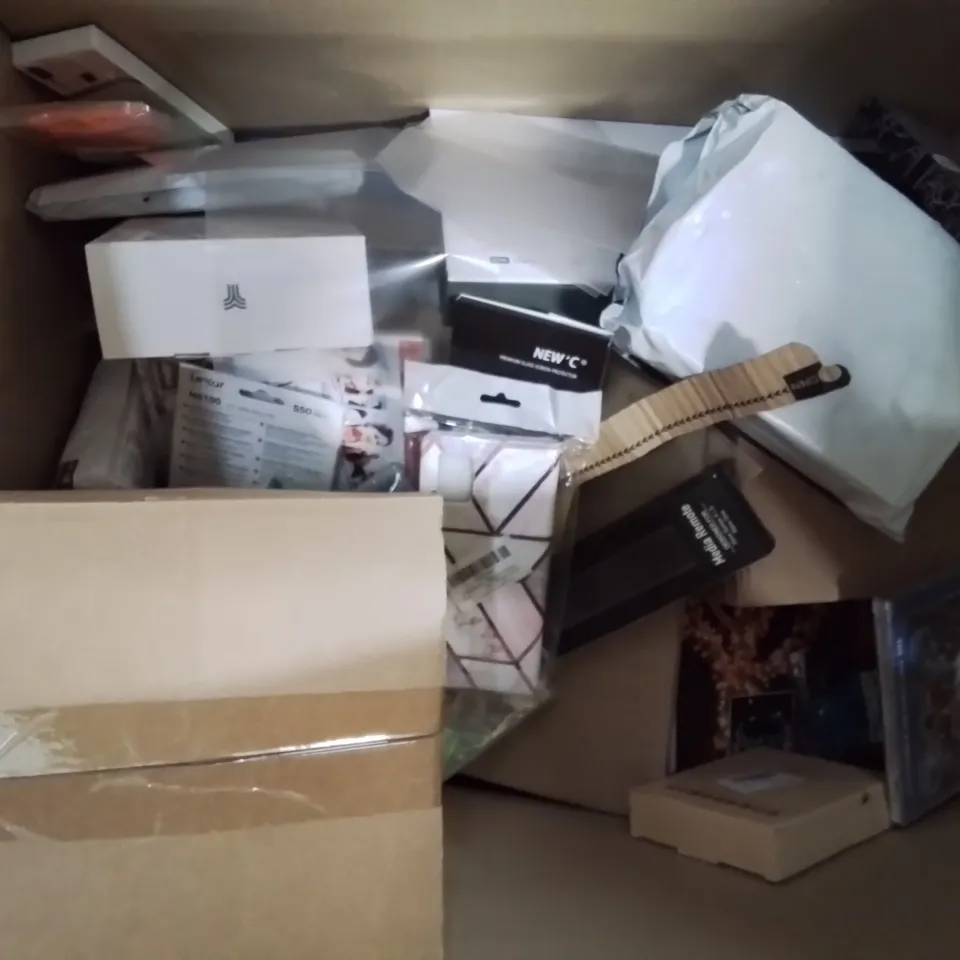 BOX CONTAINING LARGE AMOUNT OF BOXED ELECTRICAL ITEMS TO INCLUDE: WIRELESS KEYBOARDS, LIGHT BULBS, EARPHONES, PHONE CASES ETC.