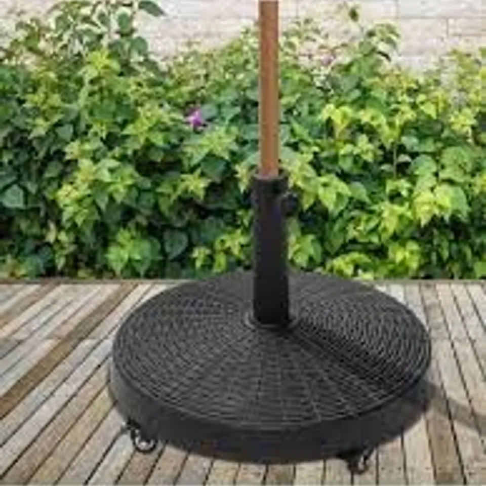 BOXED CANTILEVER PARASOL BASE  RRP £29.99