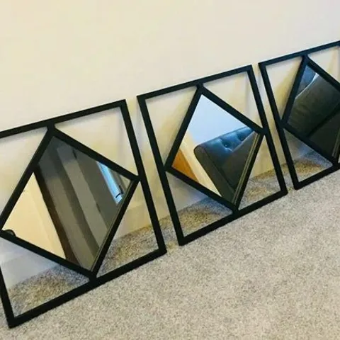 BOXED LINNY METAL SQUARE WALL MIRROR (1 BOX)