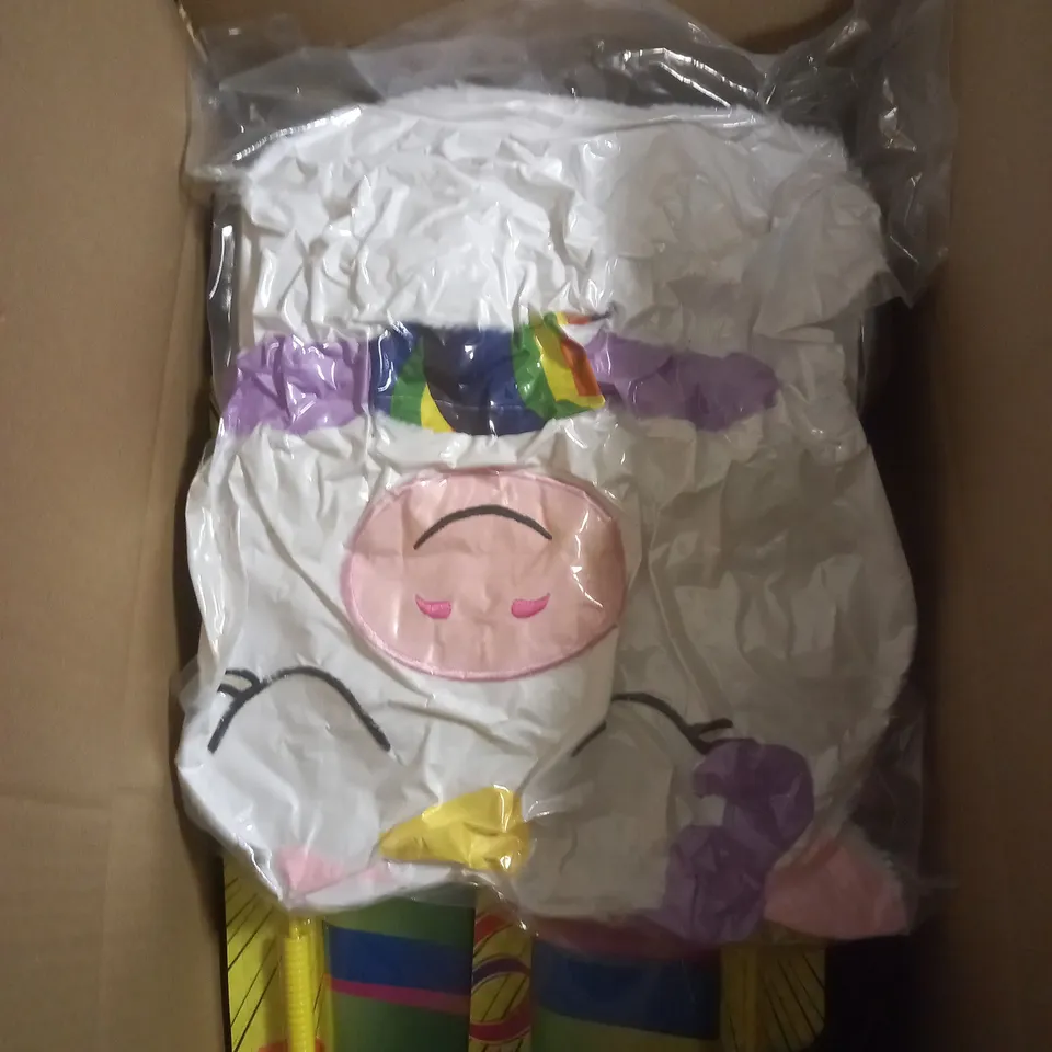 MEDIUM BOX OF ASSORTED TOYS AND GAMES TO INCLUDE JIGSAW, CRAYOLA AND TEDDIES