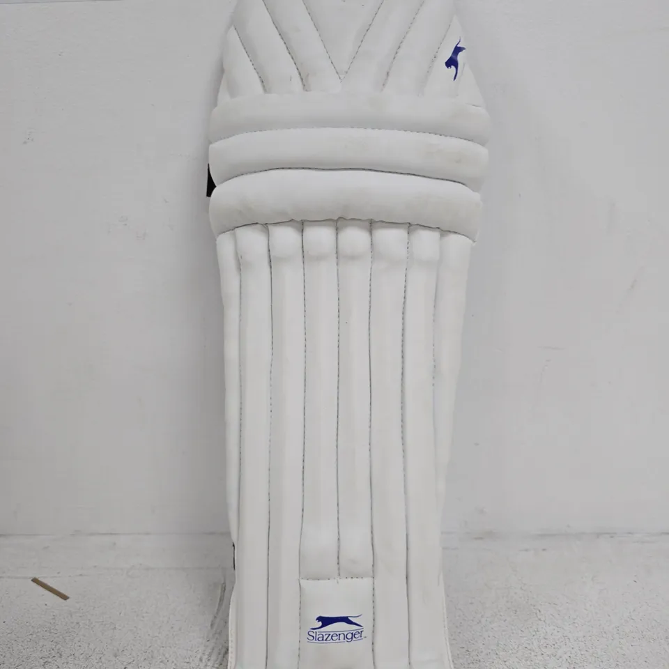SLAZENGER CRICKET LEG PAD  