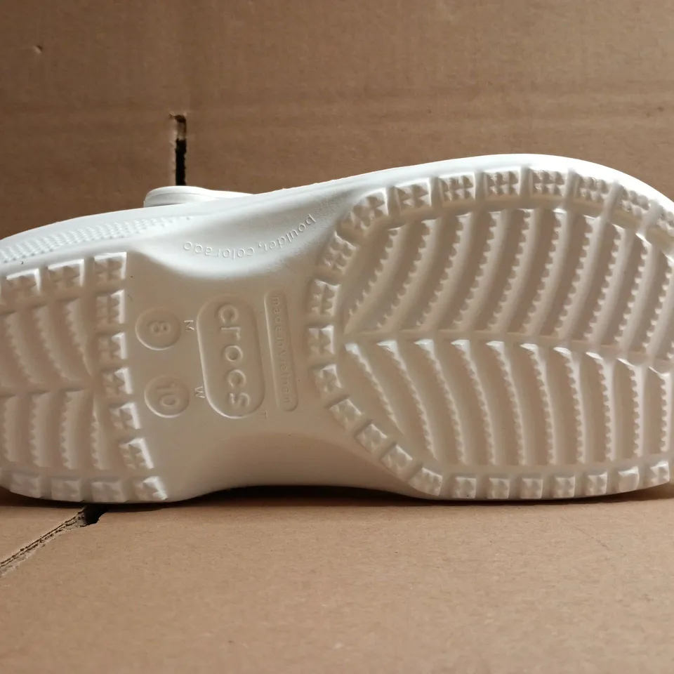 PAIR OF CROCS CLASSIC CLOGS IN WHITE SIZE UK M7/W8