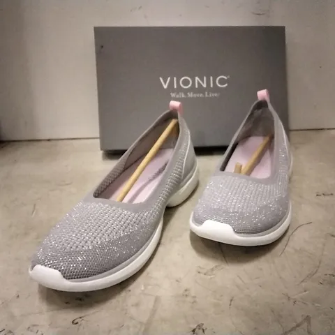 BOXED VIONIC BALLERINA, GREY , SIZE 6, 3 PAIRS