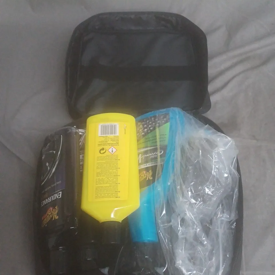 MEGUIAR'S CAR CARE KIT IN BLACK ZIP CASE