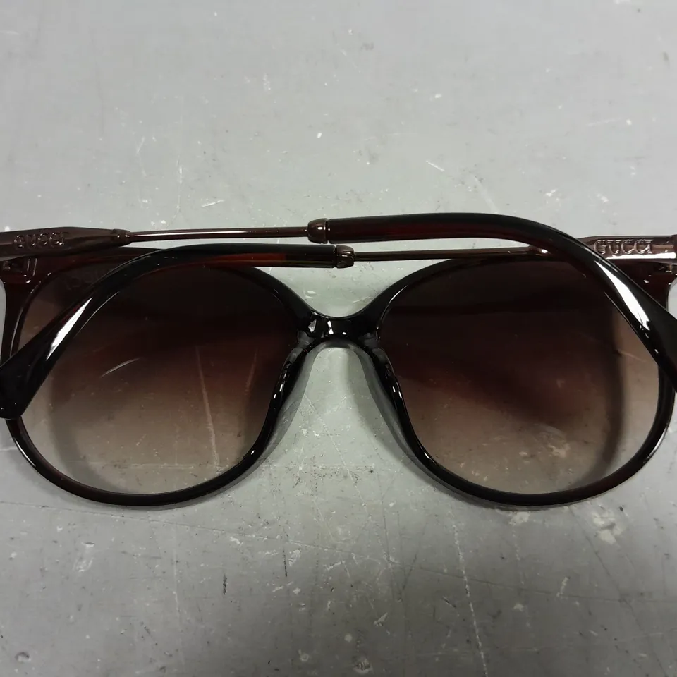 GUCCI BROWN OVAL FRAME SUNGLASSES 