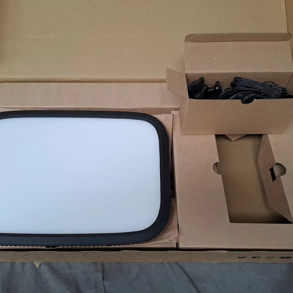 BOXED ELGATO ILLUMINATE ON COMMAND KEY LIGHT