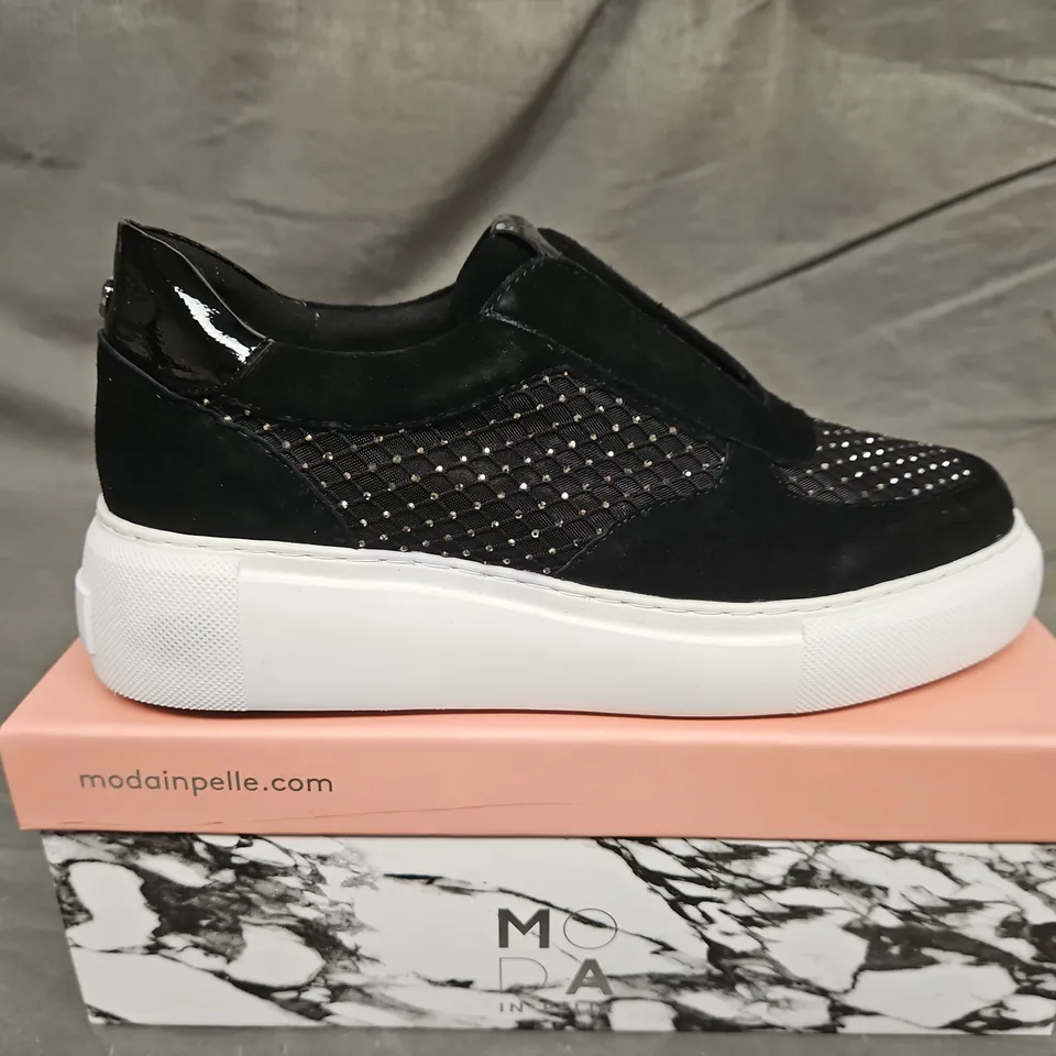 BOXED PAIR OF MODA IN PELLE BLACK SUEDE SLIP ON CHUNKY WEDGE TRAINERS - UK SIZE 40