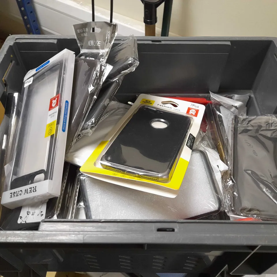 LARGE QUANTITY OF ASSORTED PHONE PROTECTIVE PRODUCTS TO INCLUDE; FASHION CASE, PALMO AND NEW CASE